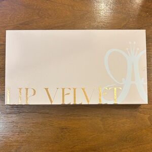 Anastasia Lip Velvet Box in Cream and Gold